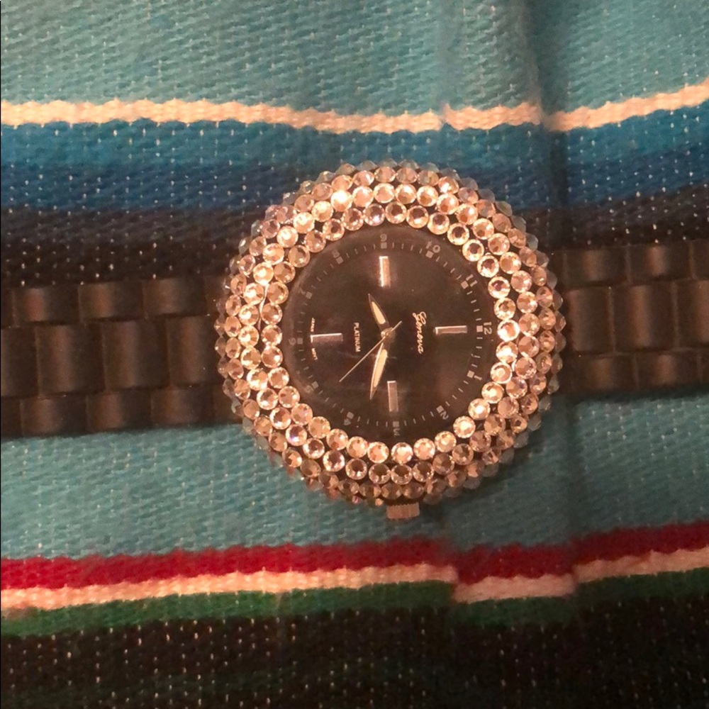 Watch - Picture 2 of 3